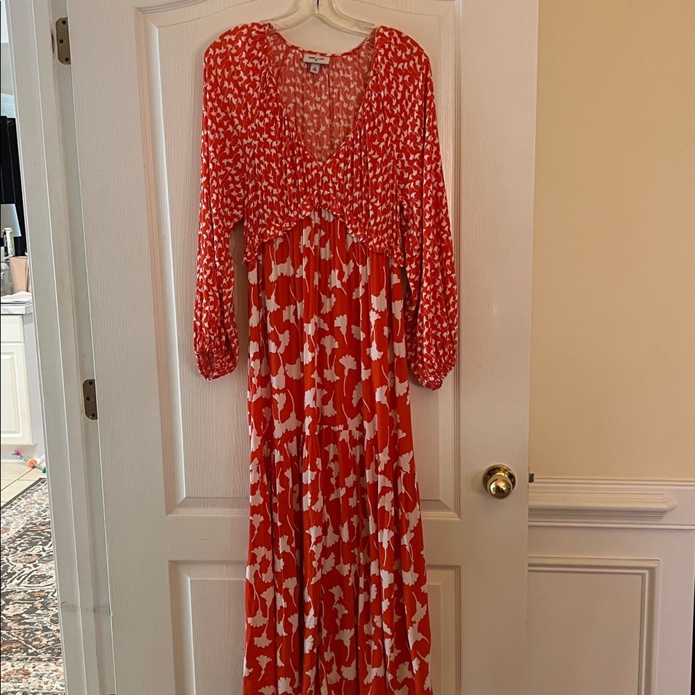 Diane Von Furstenberg orange and White Dress size XS,